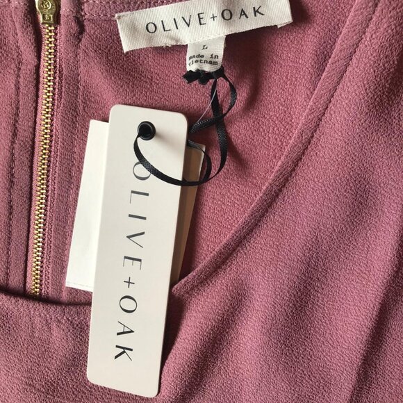 Olive & Oak, NWT, micro-sleeve, poly/spandex blouse, Sz: Lg, Color: Dried Fig - Picture 4 of 12